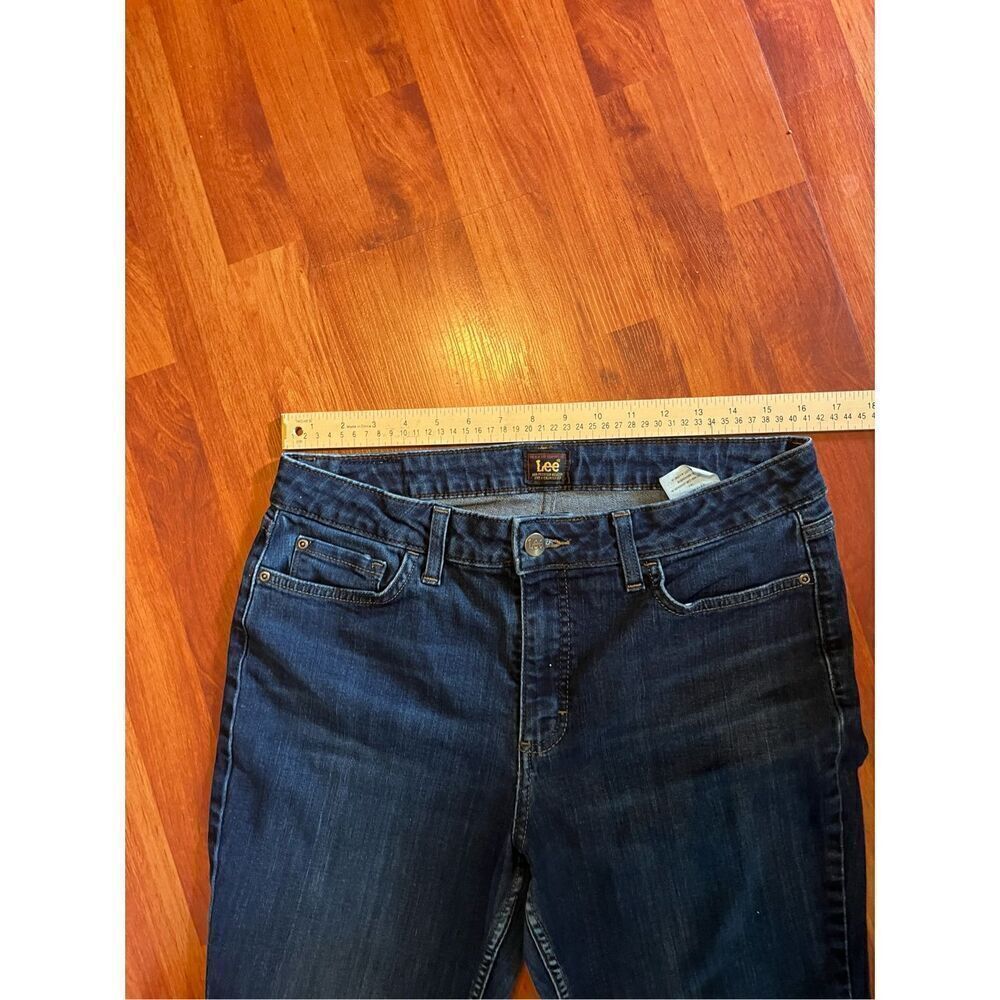 Women’s Lee dark blue jeans. Size 14, long.  - Picture 7 of 7